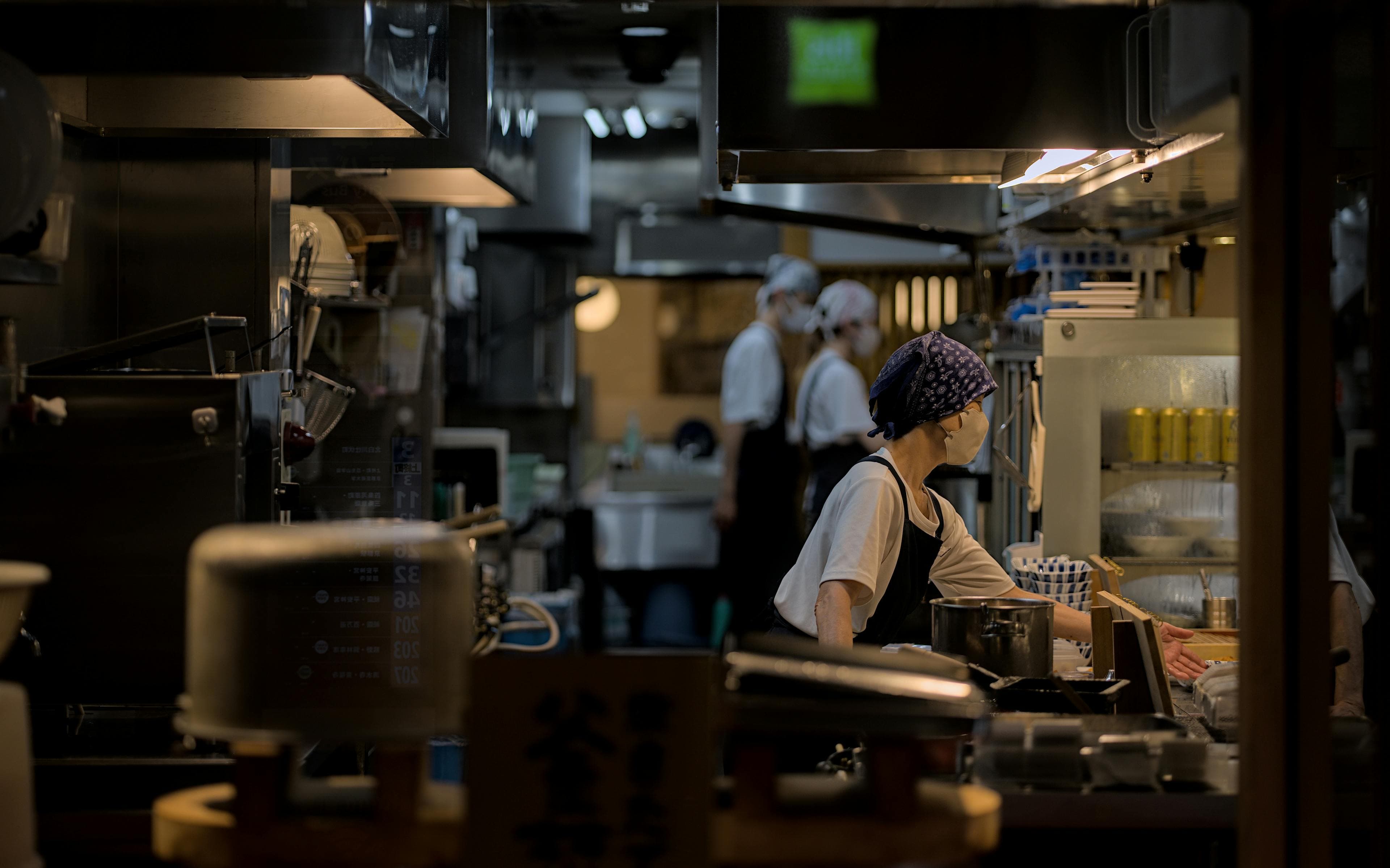 Tonkotsu Saigon open kitchen